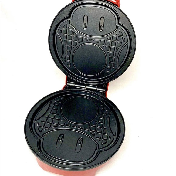 Super Mario Waffle Maker 1 up - Picture 2 of 3